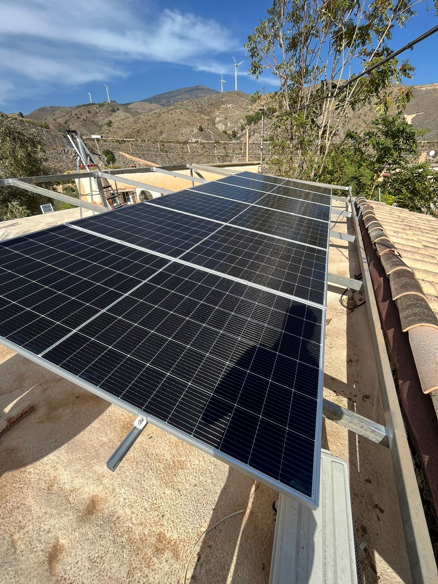 Energía solar en Granada con Varitech y Hoymiles Autoconsumo residencial 3 kW